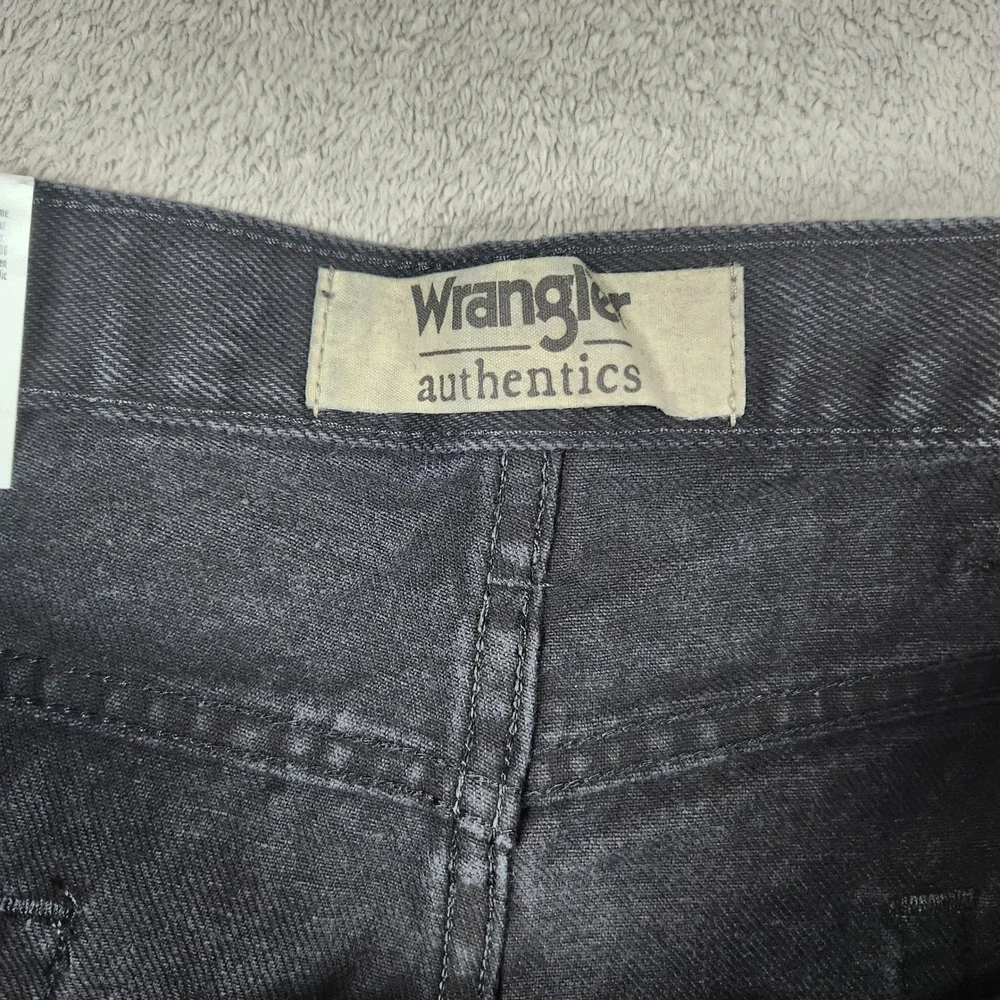 Wrangler Authentics Relaxed Fit Jeans Mens size 40x34 Black Denim ZM200BK NWT